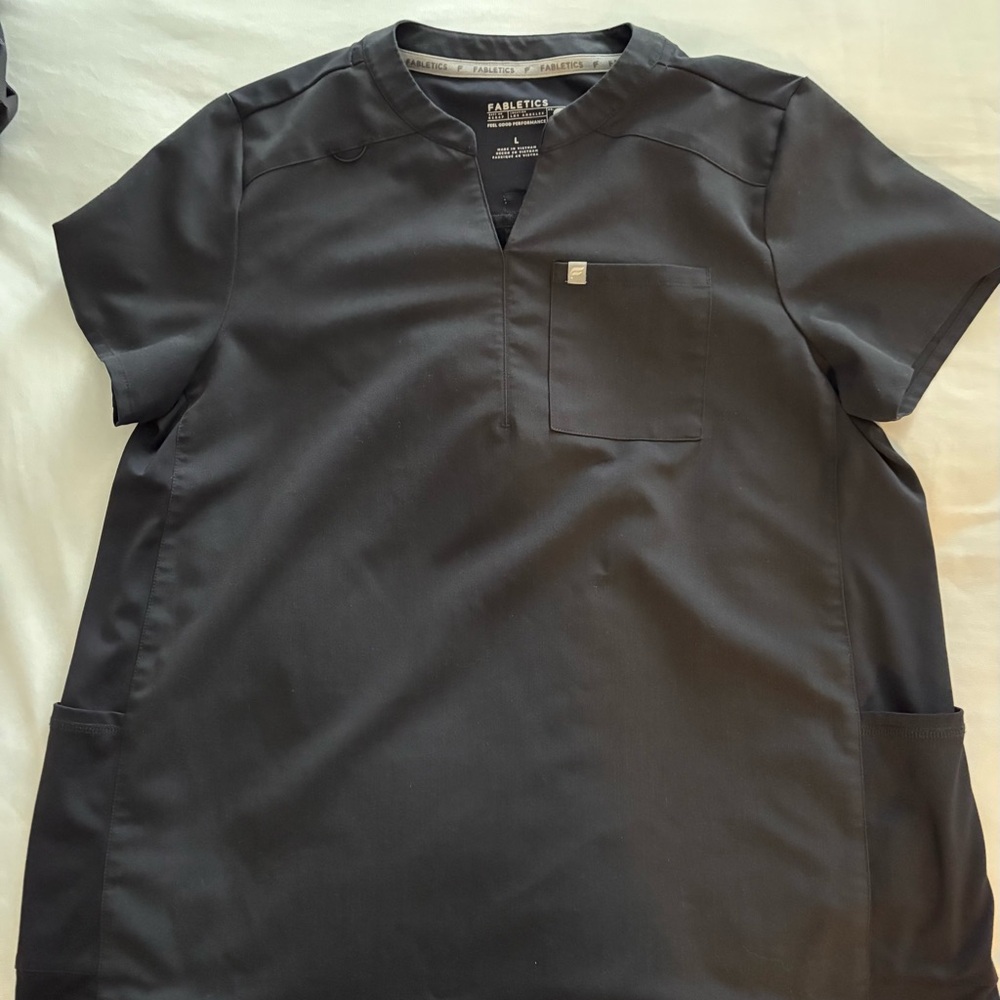 Fabletics Women's Black Maternity  Scrub Top